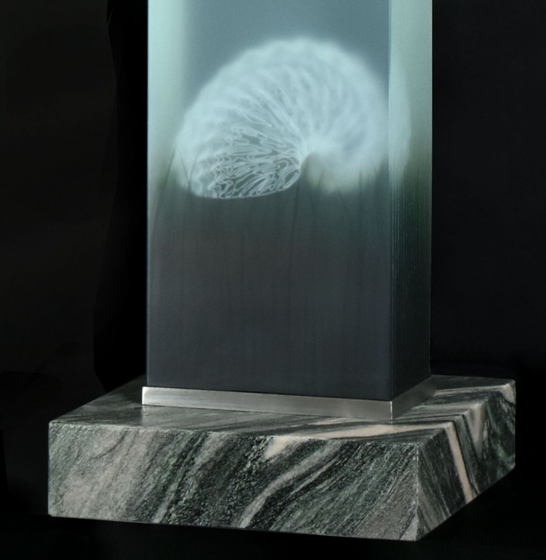 Glass object No. LXIV (2018) 27x16x200cm, green Verde Laponia stone pedestal 38x38x10cm, detail